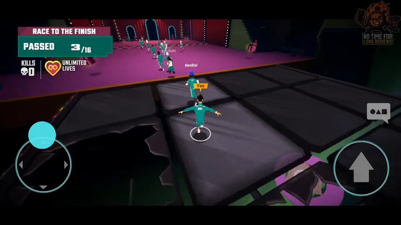Squid Game: Unleashed: The glass bridge stage, with the Race to the Finish HUD showing unlimited lives and three of sixteen players passed